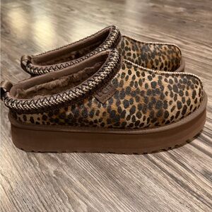 UGG Brown Leopard Pattern Clogs